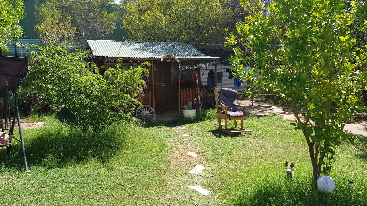 Alice'S Secret Travellers Inn Alice Springs Eksteriør bilde